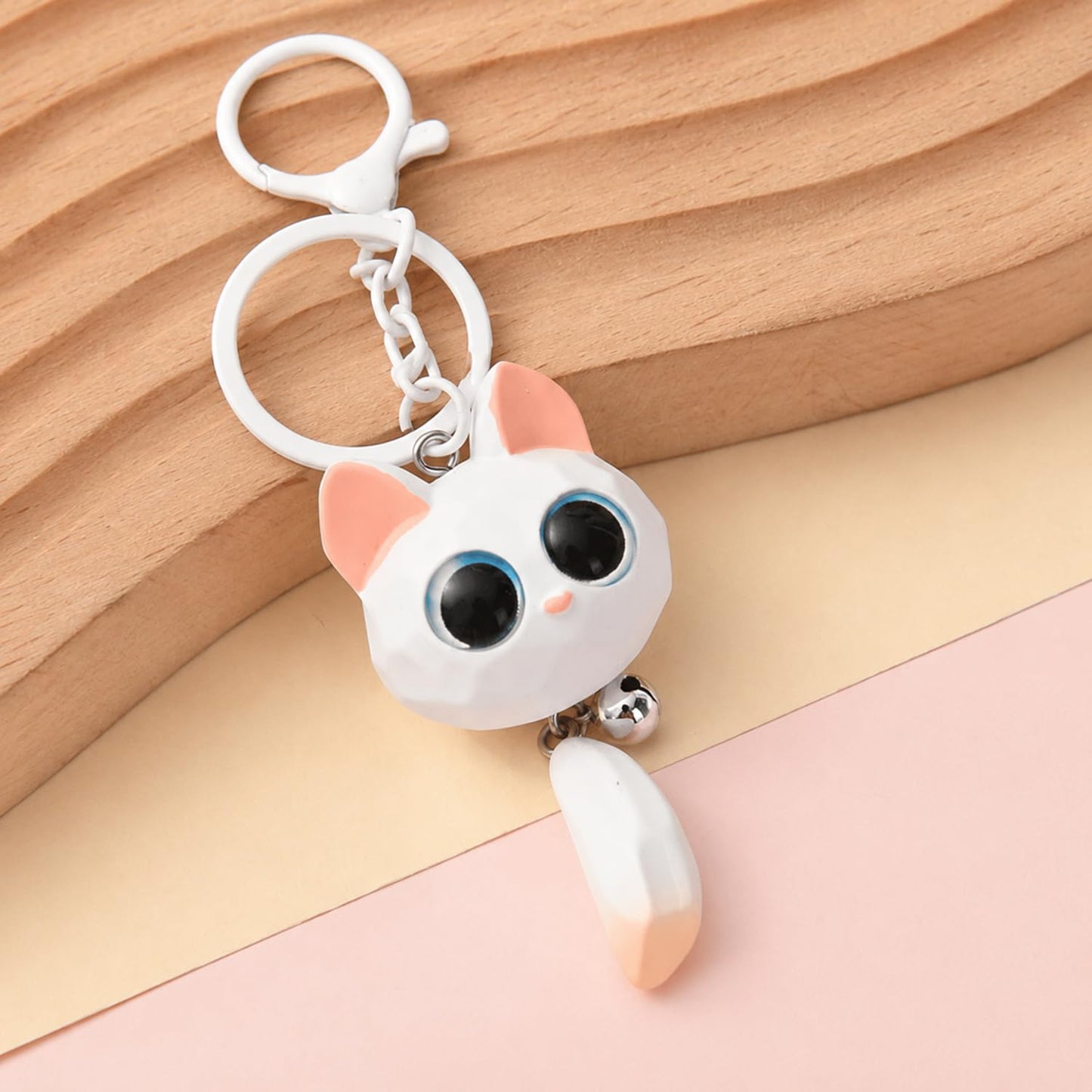 S.A.V.I Cute Resin Cat Keychain for Women & Girls Kawaii Bag Charm White, Handcrafted Animal Pendant, 7 x 3.3 cm, Lightweight Accessory Backpack, Purse, Car Keys