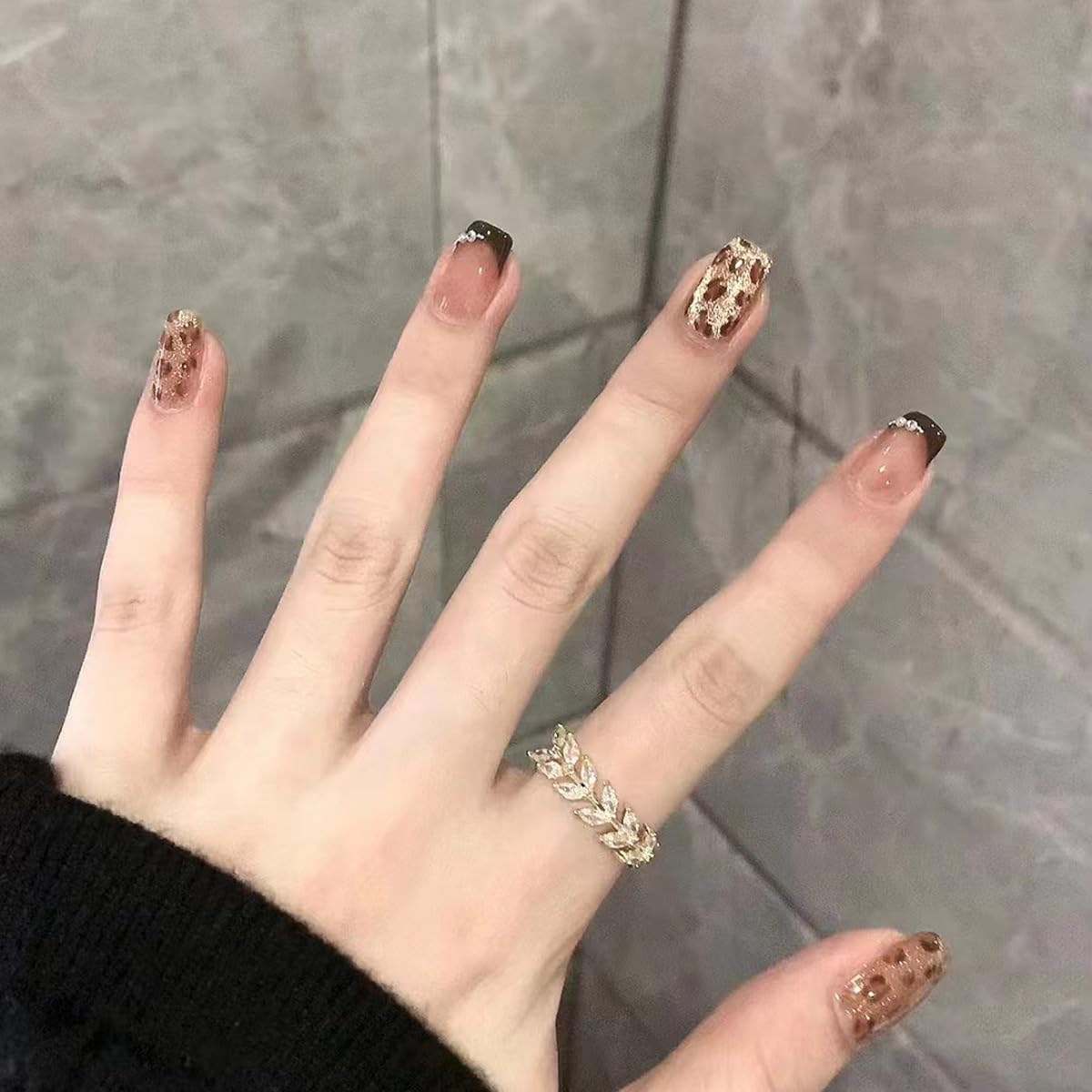 S.A.V.I Short Natural Press-On Toe Nails, Pink Cat Eye Polka Dot Design, Glossy ABS Square Shape, 24 Pcs Reusable Fake Toenails with Nail Glue & Adhesive Tabs