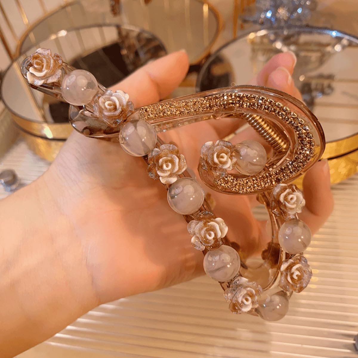 S.A.V.I Champagne Gold Floral Hair Claw Clip for Women, 12 cm Large Acrylic Clutcher with Rose Pearl Beads & Rhinestone, Strong Grip Bun Holder Hair Accessory for Party Daily