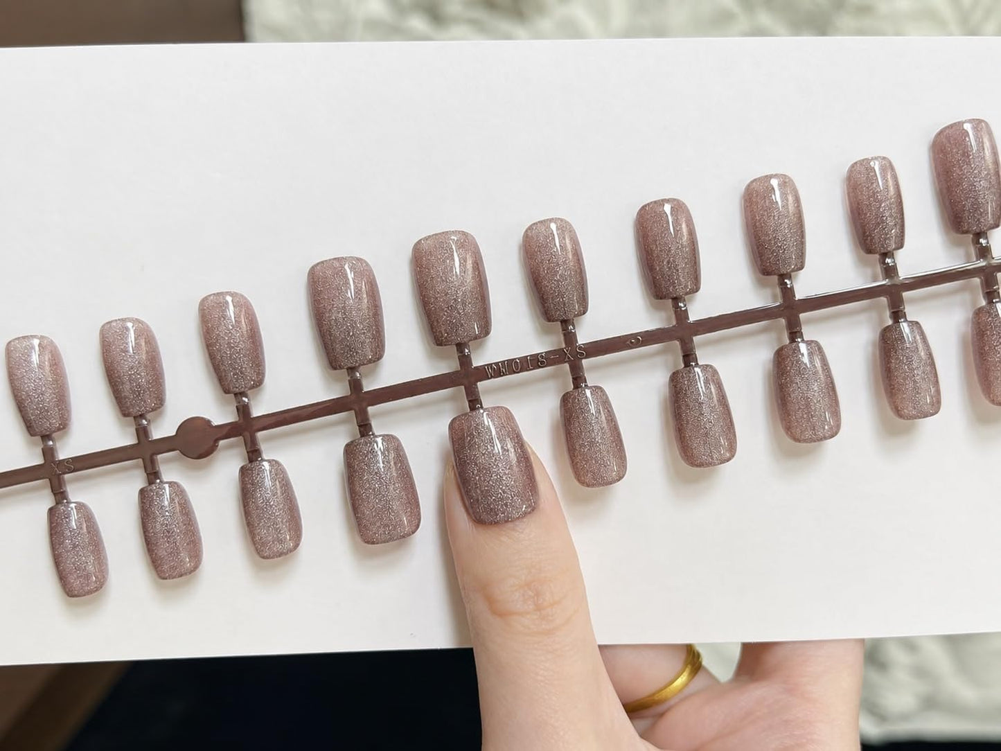 S.A.V.I Cat Eye Shimmer Press on Nails Rose Mocha Short Square