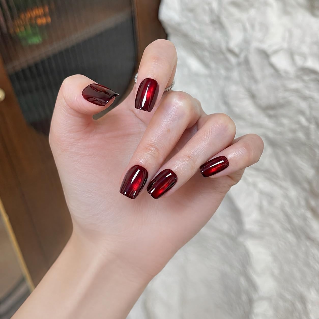 S.A.V.I Press on Nails Burgundy Cat Eye Shimmer Short Square 30 Pcs