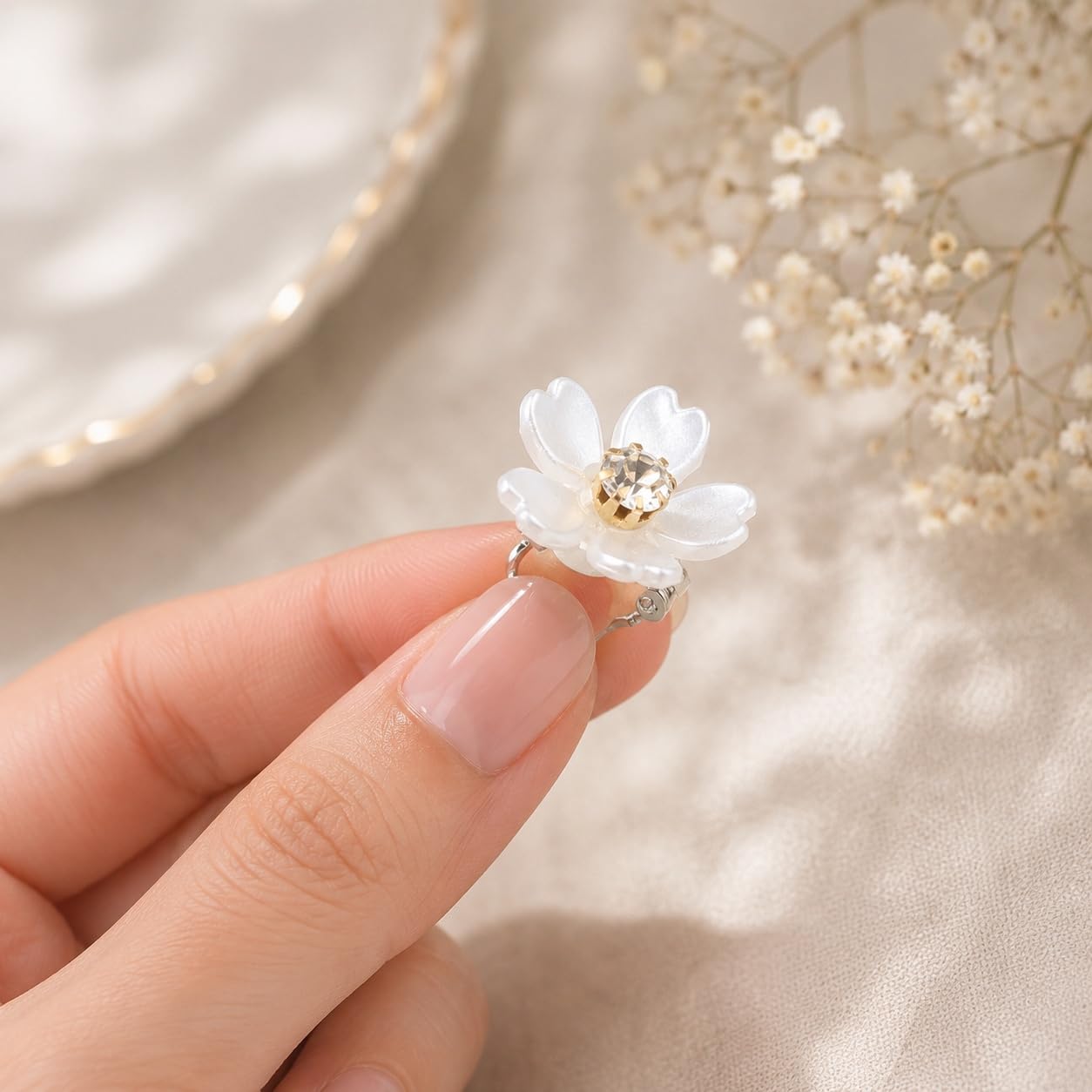 S.A.V.I White Floral Hair Clips with Crystal Center, 1.5 cm Daisy | Set of 10, Bridal Hair Pins, Shell Finish, Wedding & Party, Girls & Women