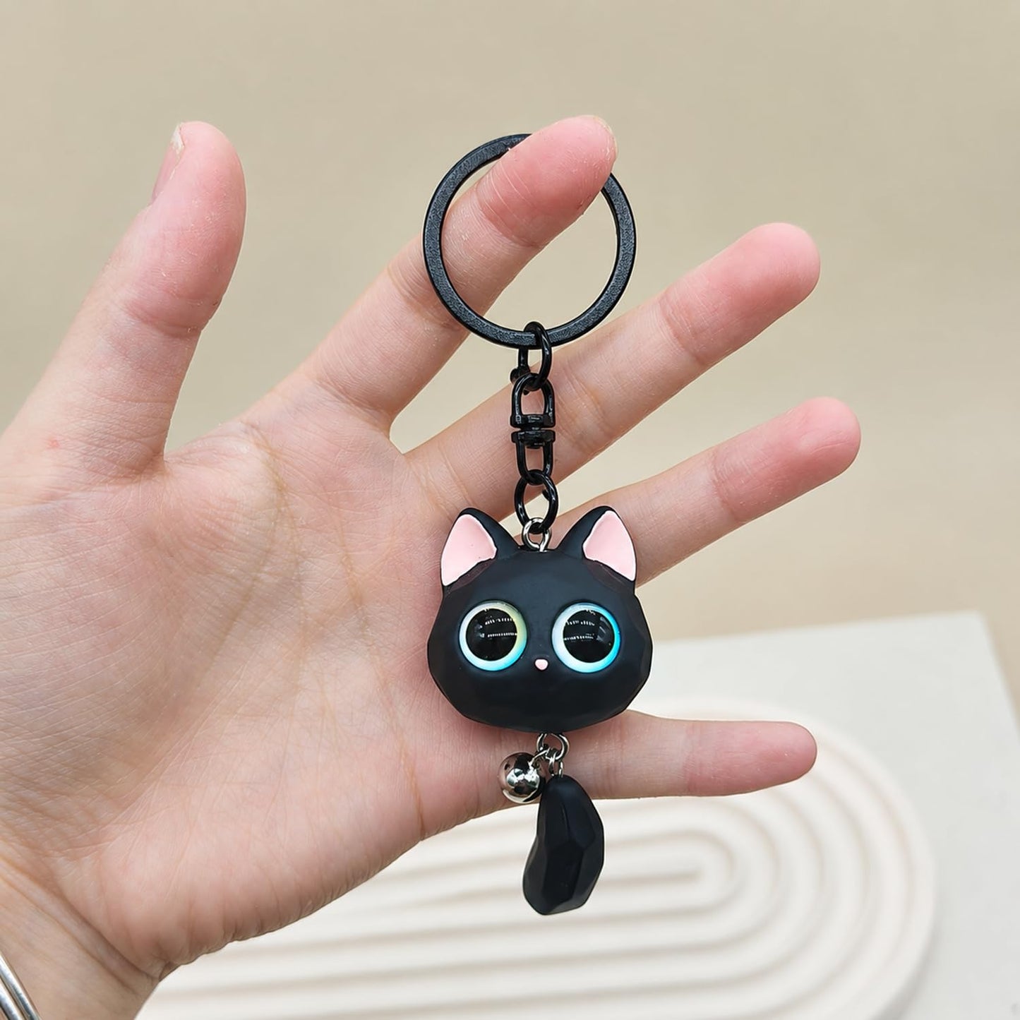 S.A.V.I Resin Cat Keychain Black Bag Charm Key Ring, Durable Resin Charm for Handbags, Backpacks & Purses, Eye-Catching Pendant, Ideal Gift for Women & Girls, 7 x 3.3 cm