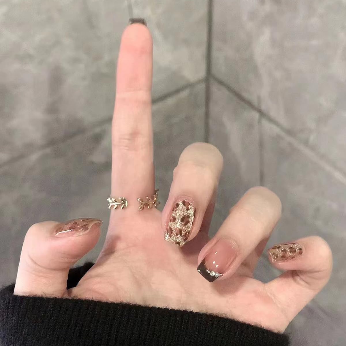 S.A.V.I Short Natural Press-On Toe Nails, Pink Cat Eye Polka Dot Design, Glossy ABS Square Shape, 24 Pcs Reusable Fake Toenails with Nail Glue & Adhesive Tabs