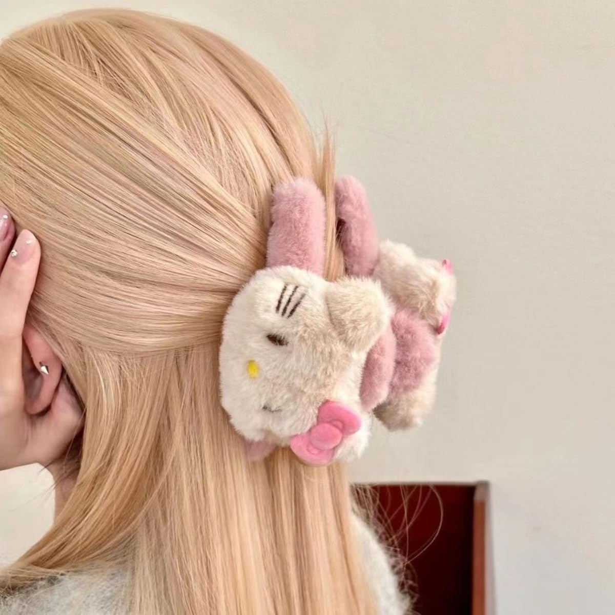 S.A.V.I Cute Plush Kitten Hair Claw Clip 12 cm for Women & Girls | Soft Faux Fur Cat Design in Pink & Cream | Strong Grip Clutcher for Thick Hair | Stylish Daily Hair Accessory