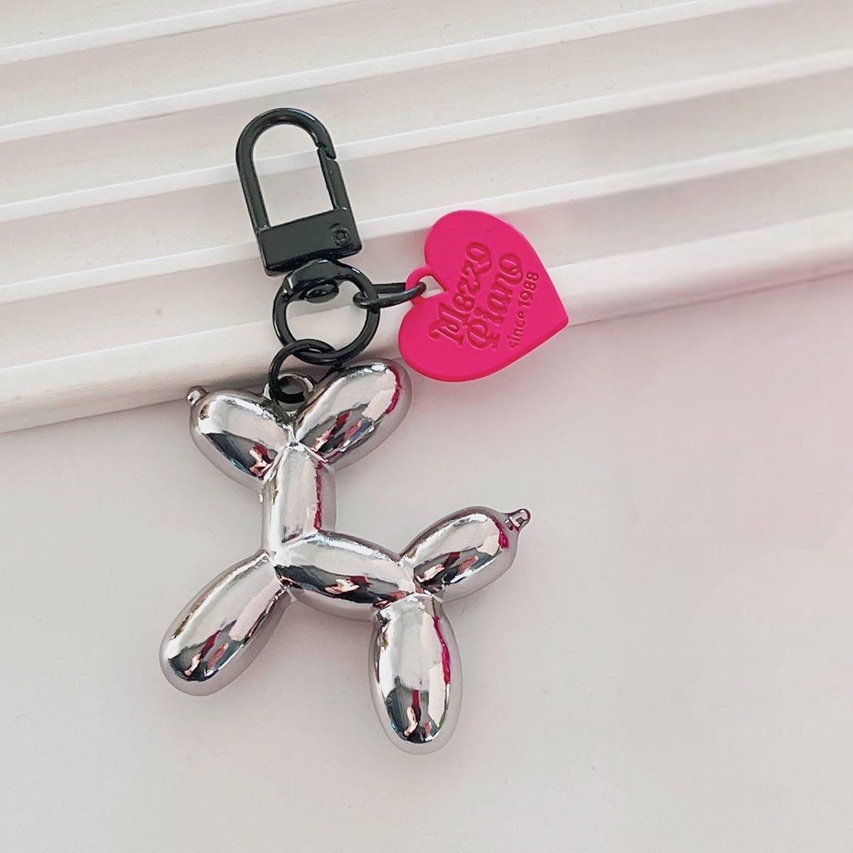 S.A.V.I Balloon Dog Keychain Acrylic Bag Charm Cute Key Ring for Women, Gunblack finish with pink heart charm, 8x4 cm, swivel clasp, lightweight accessory for handbags, backpacks & gifting.