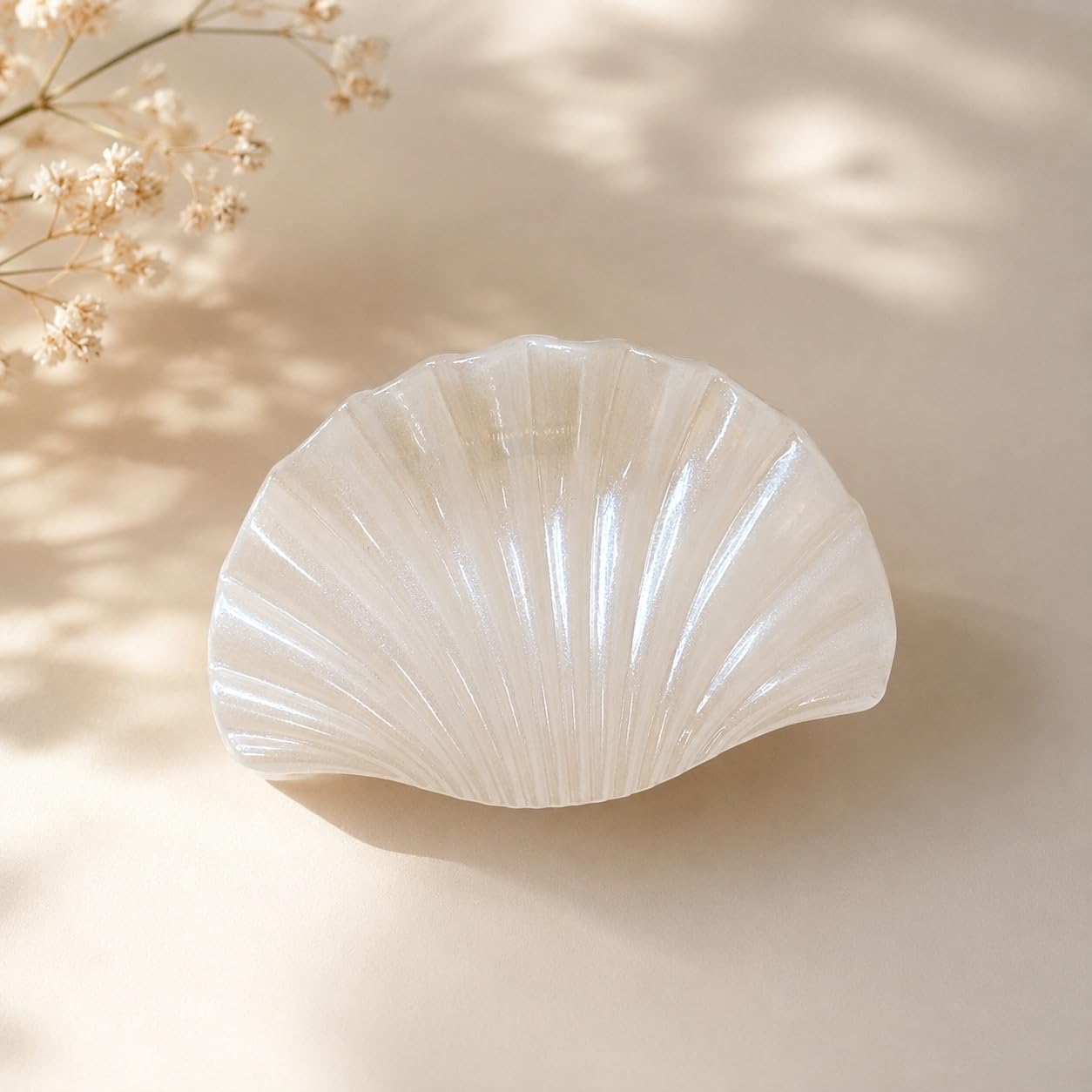S.A.V.I Shell Hair Claw Clip for Women, Large Off White 10 cm | Iridescent Resin, Secure Grip, Thick & Long Tresses, Party & Office Styling, Daily Use