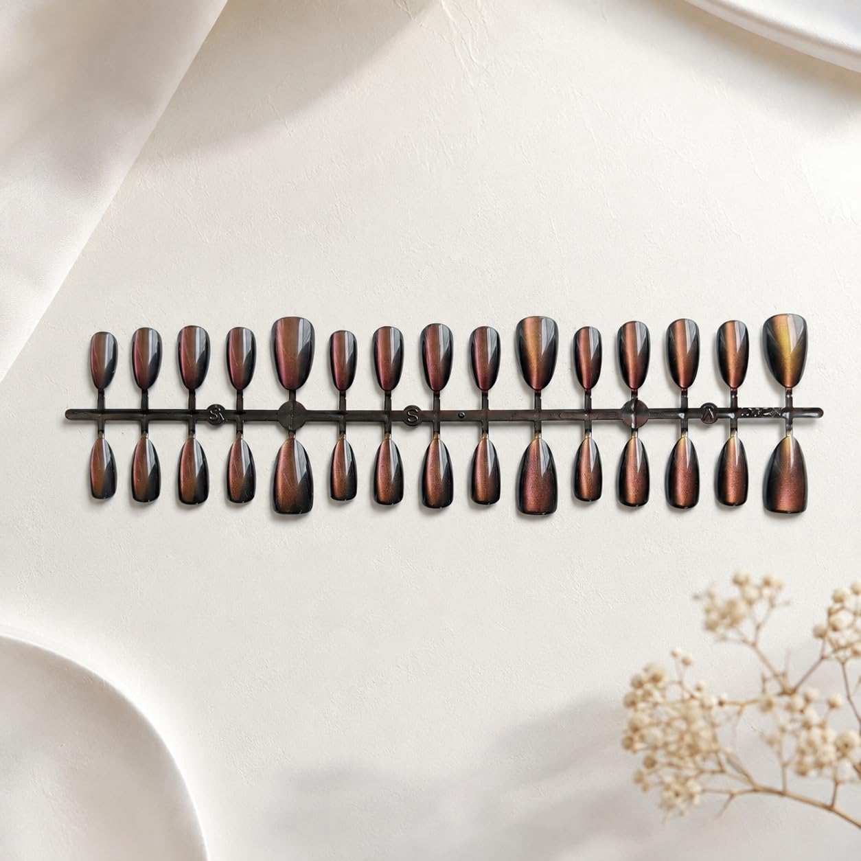 S.A.V.I Cat Eye Press on Nails Copper Bronze Medium Almond 30 Pcs