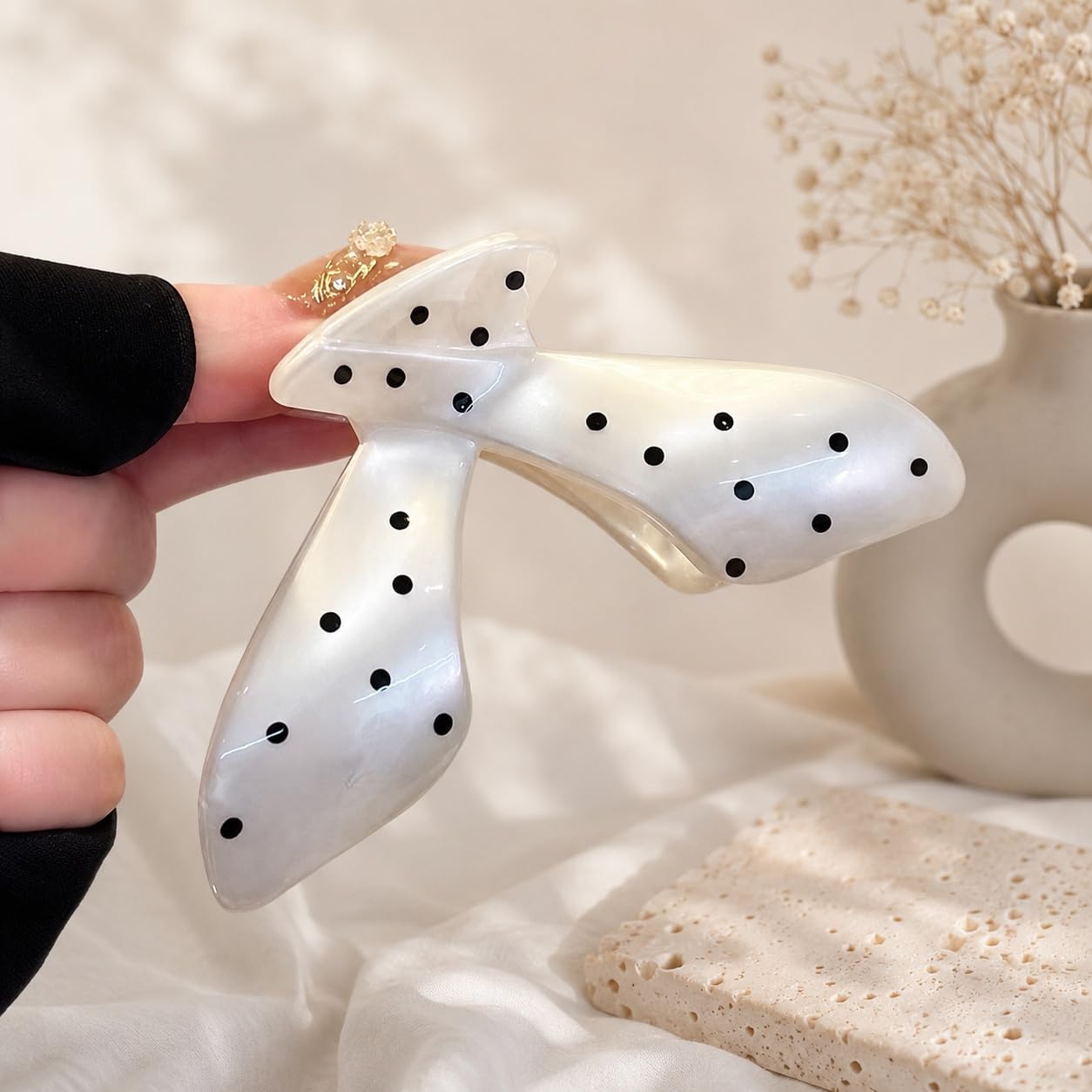 S.A.V.I Resin Hair Claw Clip White Polka Dot Bow 9 cm | Glossy Finish, Secure Hold, Thick & Thin Strands, Half & Full Updos, Lightweight