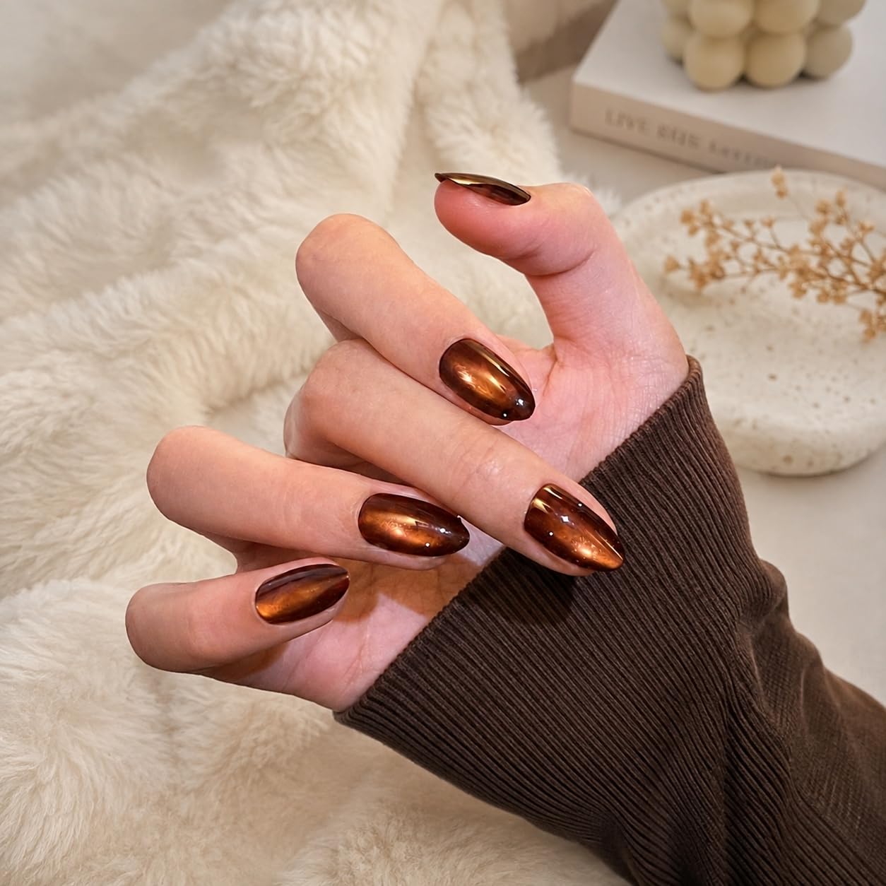 S.A.V.I Cat Eye Press on Nails Copper Bronze Medium Almond 30 Pcs