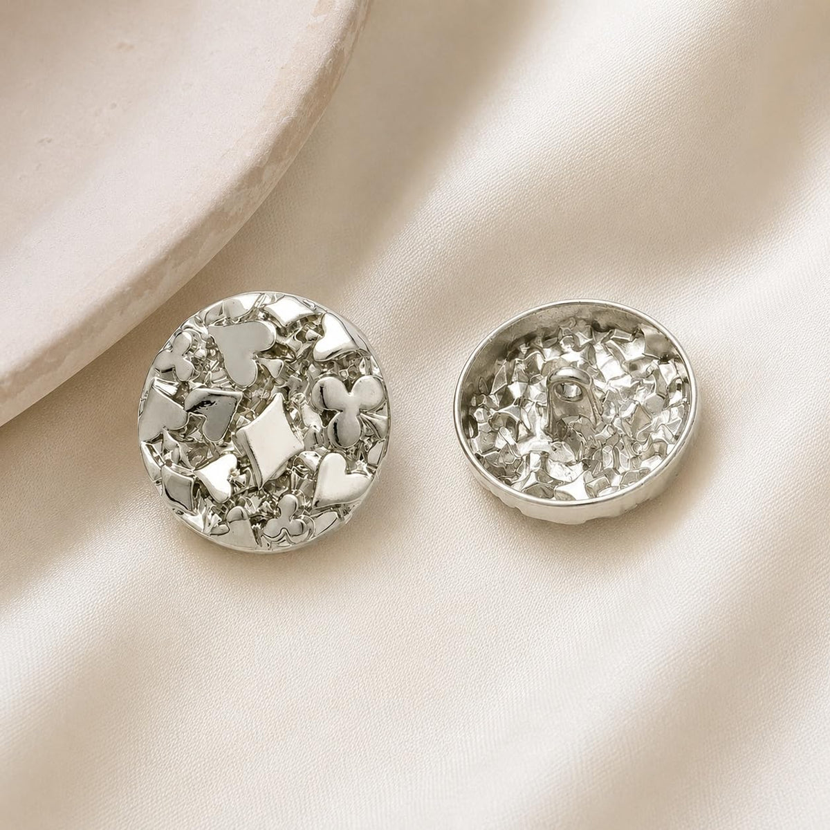 S.A.V.I Decorative Shank Buttons 20mm Silver Tone Heart & Clover | Set of 6, For Blazers & Jackets, Sewing Accessories, Durable Design, For Coats & Dresses