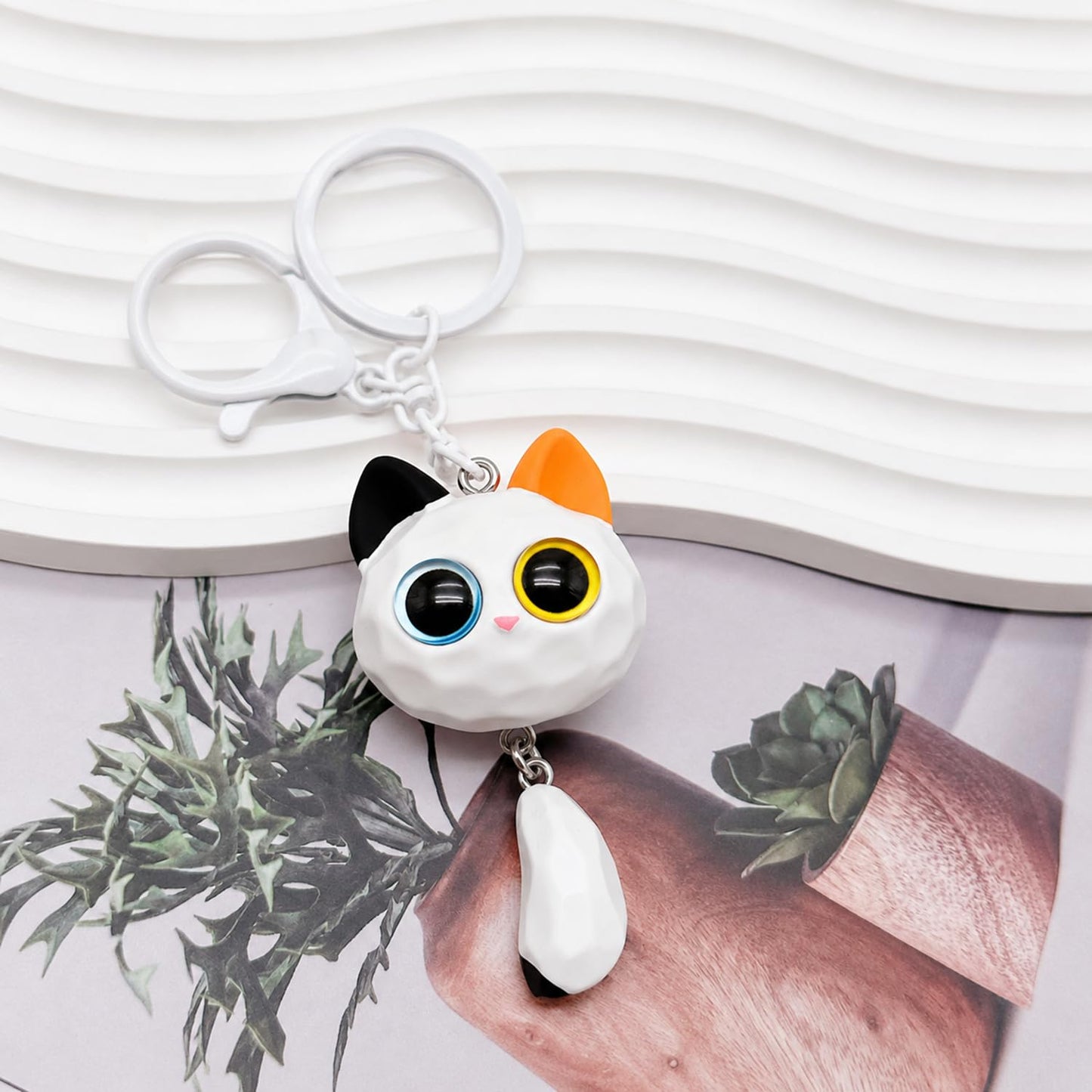 S.A.V.I Cute Cat Keychain Resin Kawaii Key Ring Charm for Bags & Keys, White Finish, 7 x 3.3 cm Pendant, Durable Handcrafted Accessory, Lightweight Gift for Women, Girls, Backpack & Purse Decor