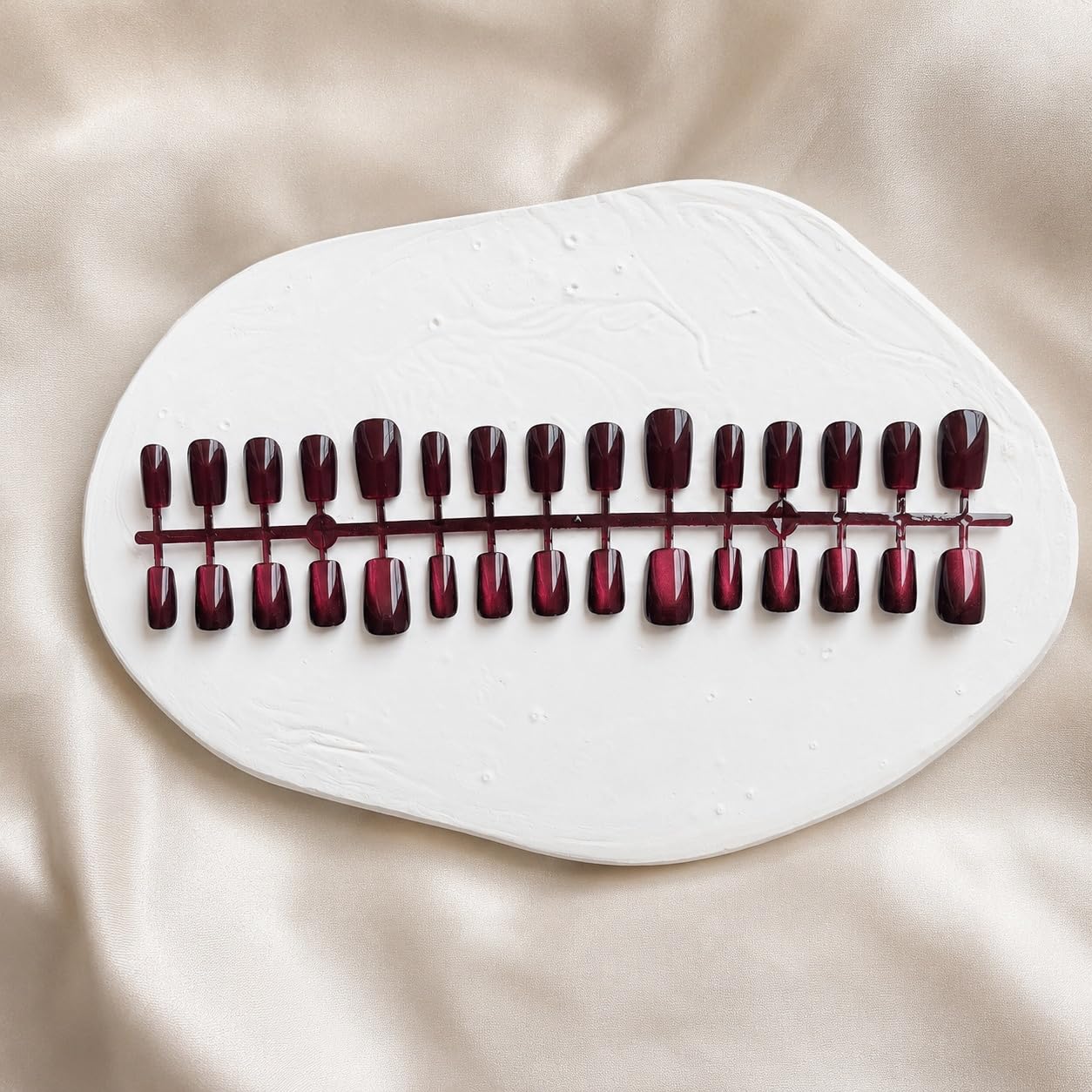 S.A.V.I Press on Nails Burgundy Cat Eye Shimmer Short Square 30 Pcs