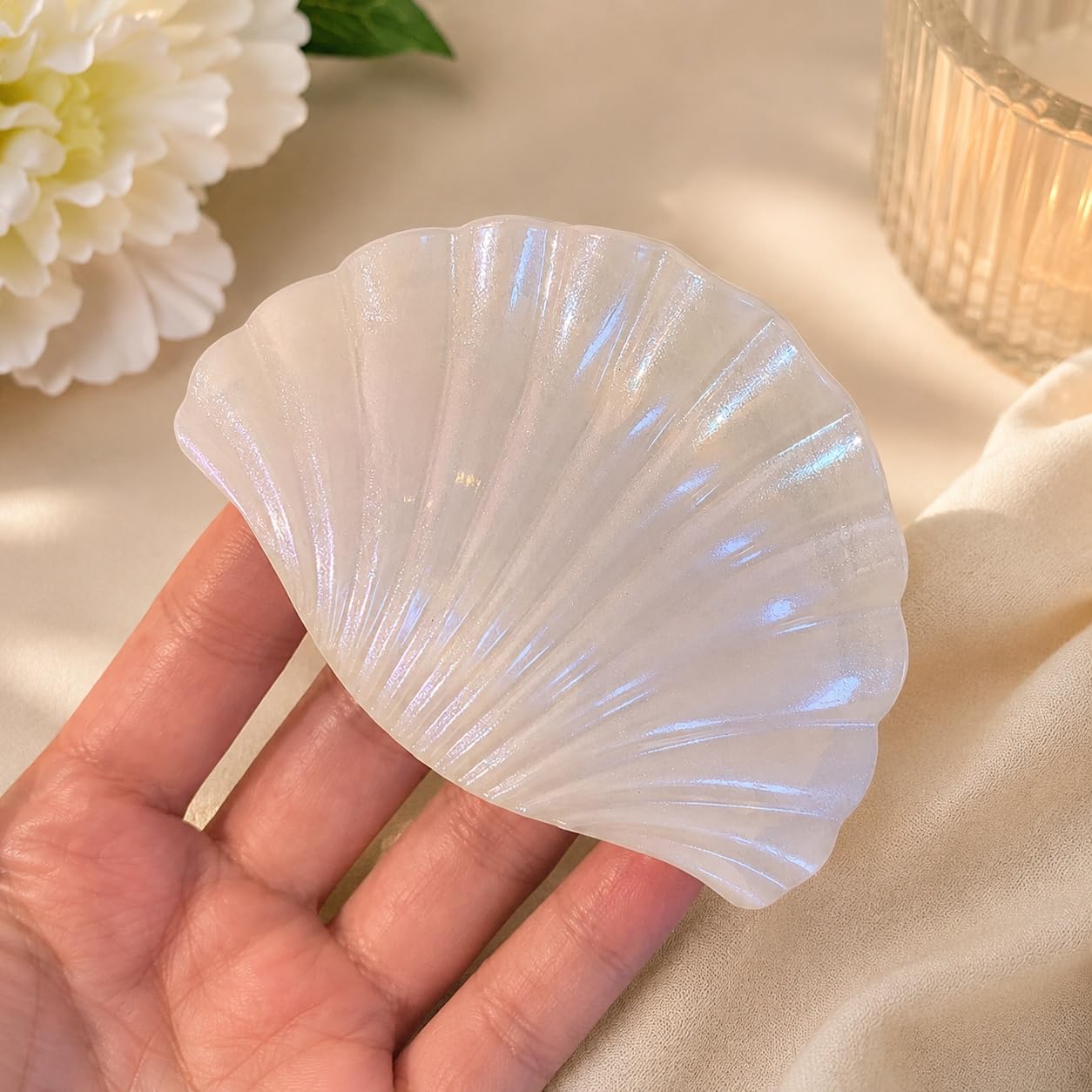 S.A.V.I Shell Hair Claw Clip for Women, Large Off White 10 cm | Iridescent Resin, Secure Grip, Thick & Long Tresses, Party & Office Styling, Daily Use