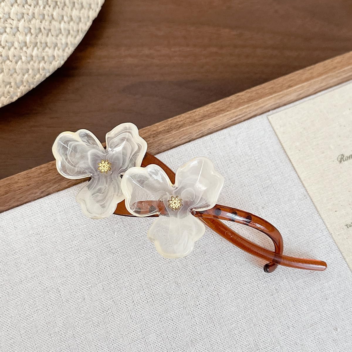 S.A.V.I Trendy Floral Hair Clip for Women & Girls | White Acrylic Flower Design | Elegant Side & Back Hair Accessory | Lightweight Durable Plastic | 12.7 x 3.9 cm