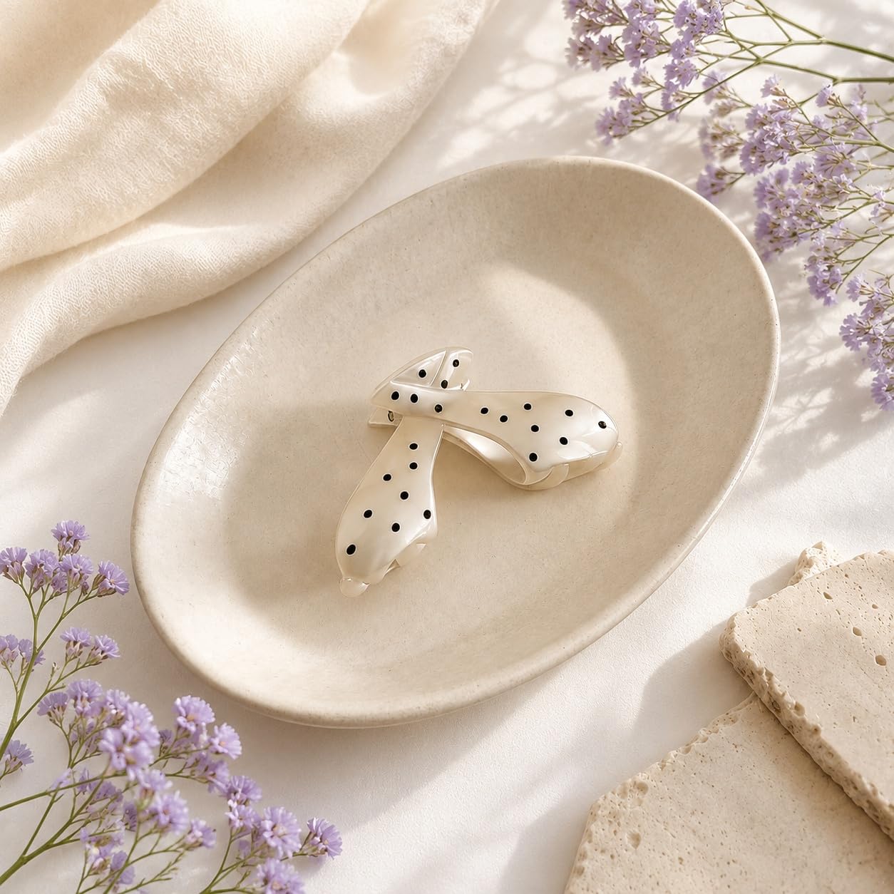 S.A.V.I Resin Hair Claw Clip White Polka Dot Bow 9 cm | Glossy Finish, Secure Hold, Thick & Thin Strands, Half & Full Updos, Lightweight